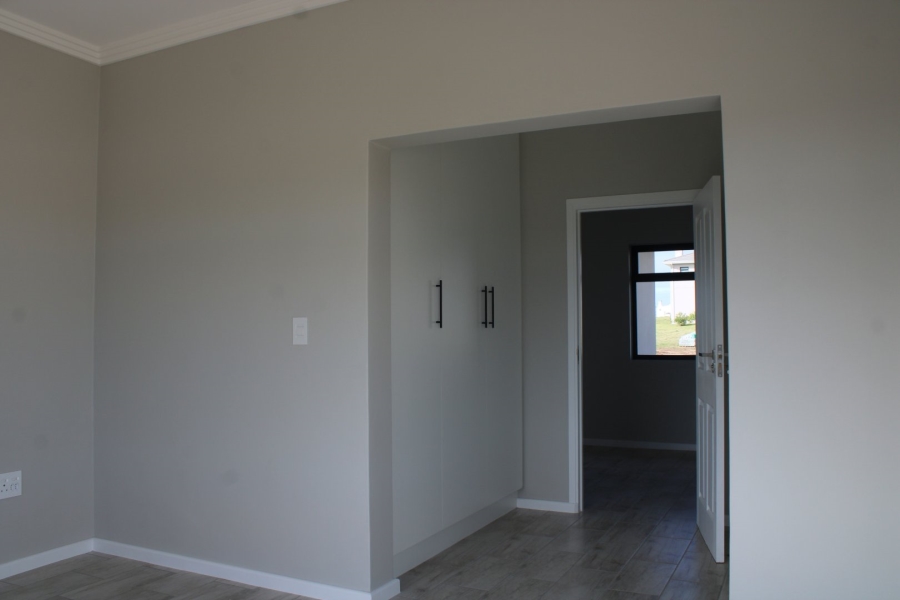 4 Bedroom Property for Sale in Kidds Beach Eastern Cape